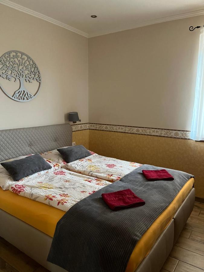 Villa Gracia Patince Dış mekan fotoğraf